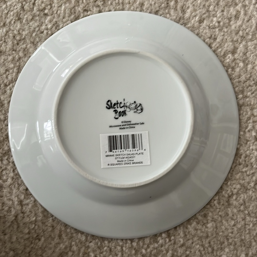 ๐ Minnie Mouse Plate - Picture 3 of 3